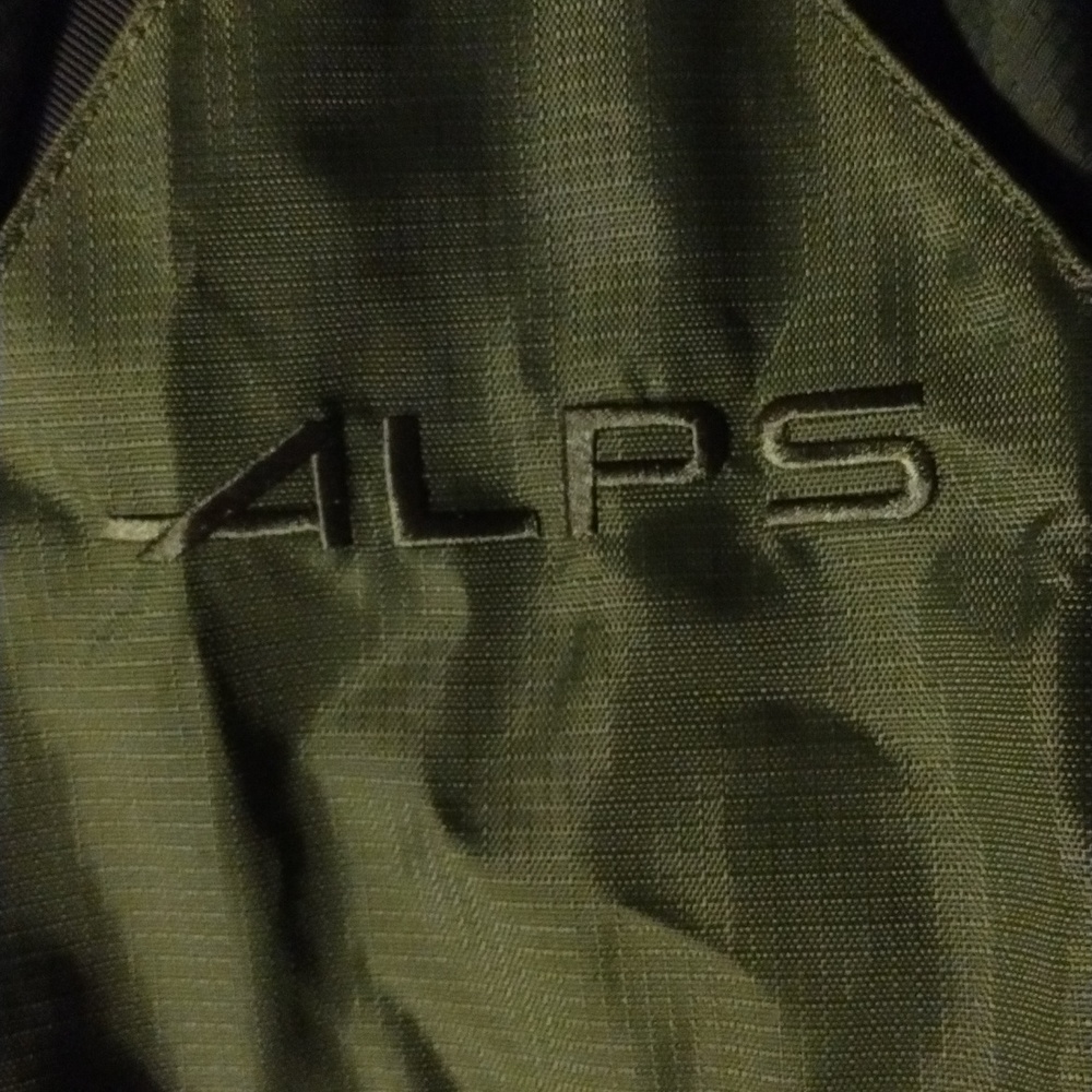 NEW Backpack - Alps Mountaineering Cascade 90L
